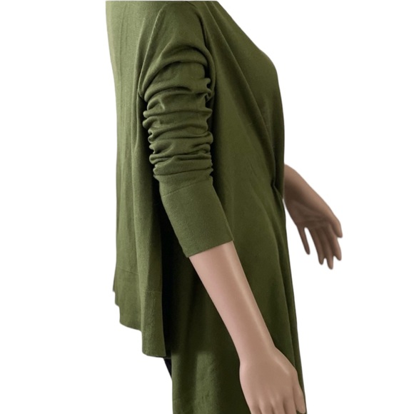 BCBGMaxAzria  SILK 88% with 12% Wool, Draped Cardigan   Size XS/S,runs big - Picture 4 of 9